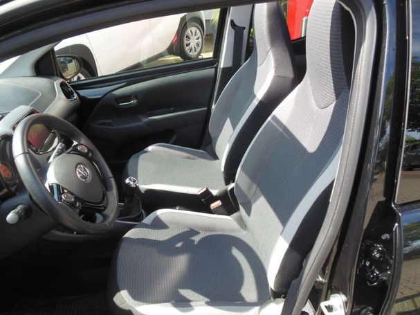 Toyota Aygo X 53 kW image number 7