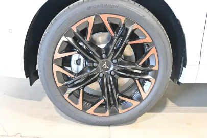 Car image 33
