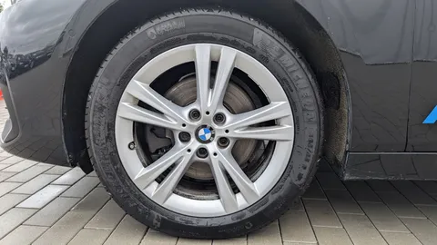 Car image 33
