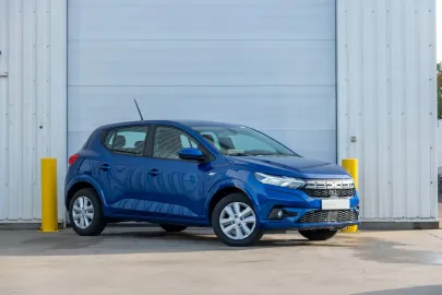 Car image 2