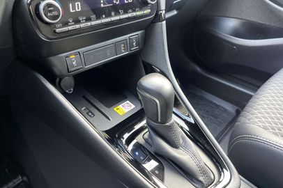 Car image 16