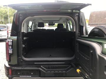 Car image 11