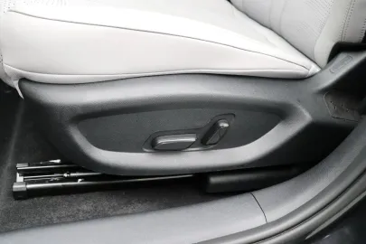 Car image 50