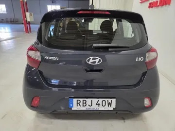Car image 5