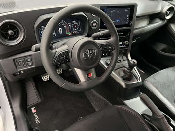 Car image 26