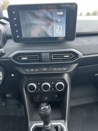 Car image 26