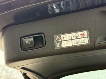 Car image 33