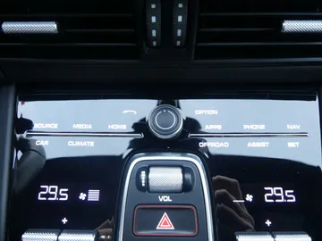 Car image 34