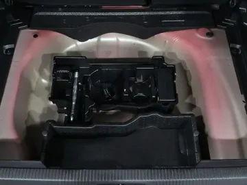 Car image 35