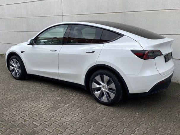 Tesla Model Y 60 Standard Range 220 kW image number 10