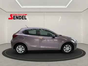 Car image 4