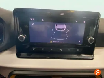 Car image 19