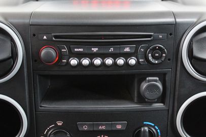 Car image 21