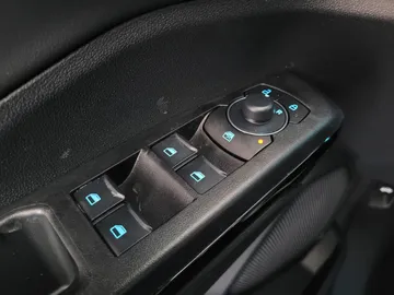 Car image 33