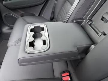 Car image 44