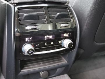 Car image 36