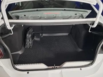 Car image 25