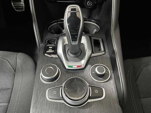 Alfa Romeo Giulia 2.2 Diesel AT8 118 kW image number 15