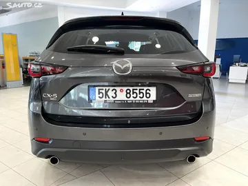 Car image 4