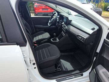 Car image 11