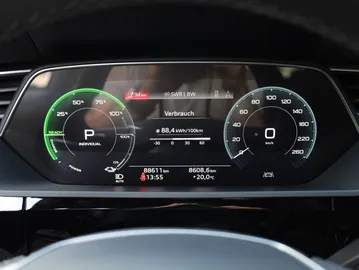 Car image 40