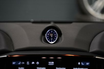 Car image 38