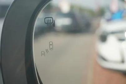 Car image 35