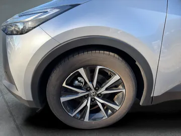Car image 21