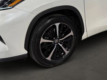Car image 36