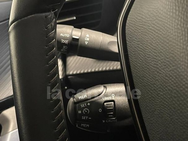 Peugeot 2008 e 100 kW image number 17