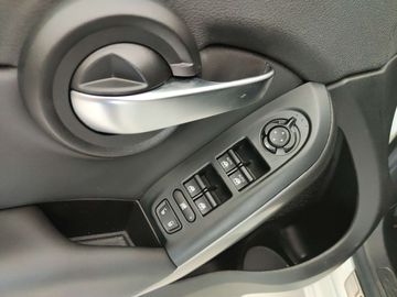 Car image 28