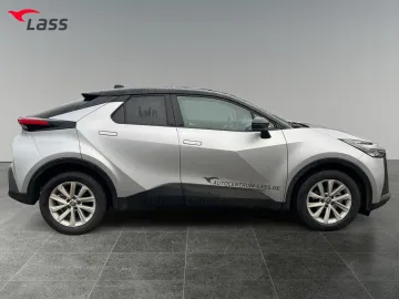 Car image 4