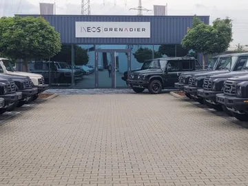 Car image 7