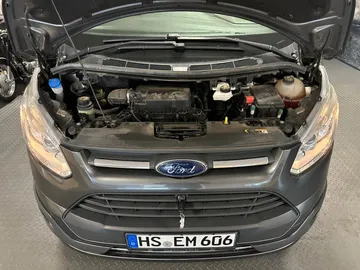 Car image 19