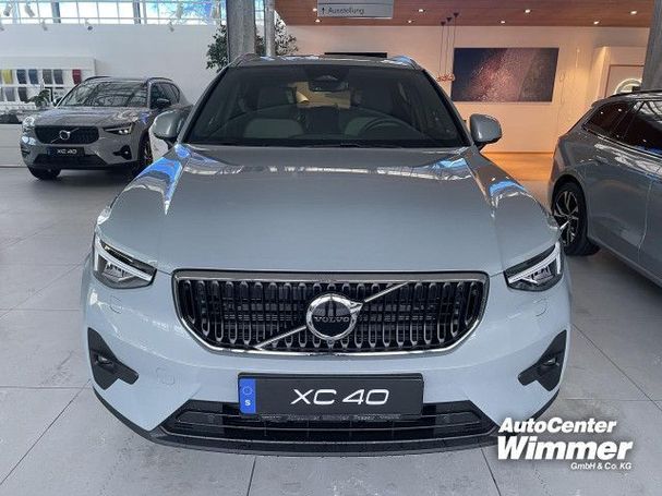 Volvo XC40 B4 Core DKG 145 kW image number 2