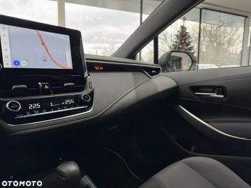 Car image 30