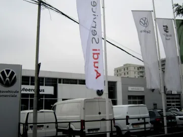 Car image 37