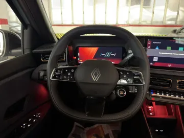 Car image 24