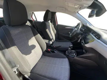 Car image 17