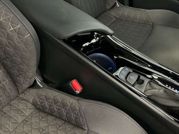 Car image 36