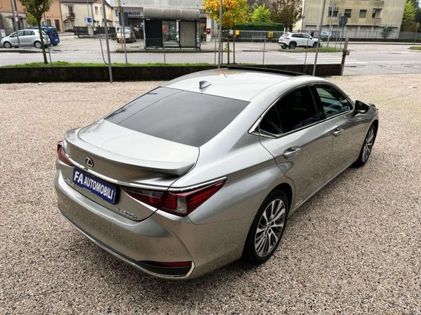 Lexus ES 300 H 160 kW image number 13