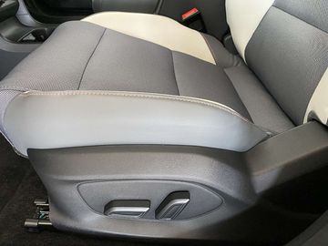 Car image 36