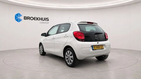 Car image 4