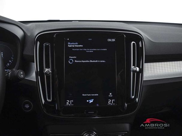 Volvo XC40 Recharge Plug-in Hybrid T4 155 kW image number 16