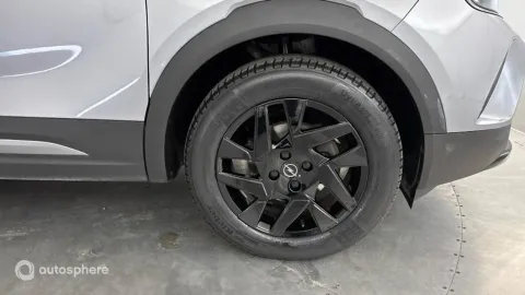 Car image 20