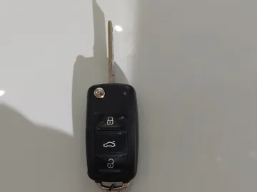 Car image 30