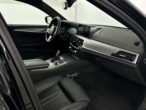 BMW 520i Touring 135 kW image number 25