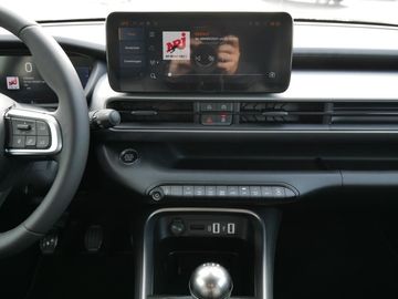 Car image 24