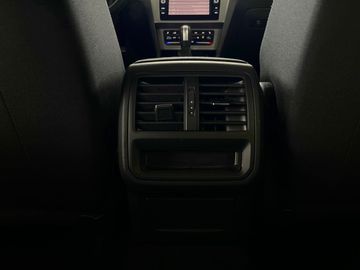 Car image 35