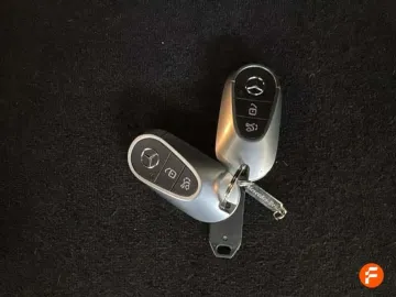 Car image 27